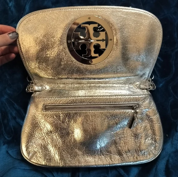 Tory Burch metallic silver clutch purse with detachable chain strap - Picture 4 of 10